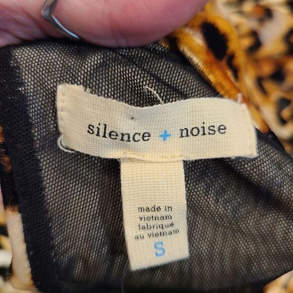 Urban Outfitters Silence + Noise Velvet Leopard Bodycon Dress Keyhole detail | S - Picture 6 of 11